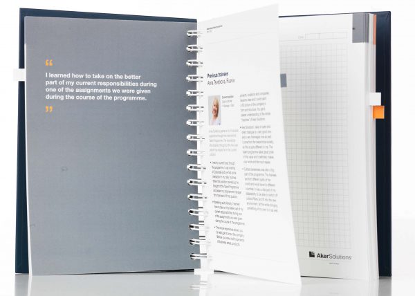 Skriveblokk med spiral, skilleark personlig innhold for Aker Solutions