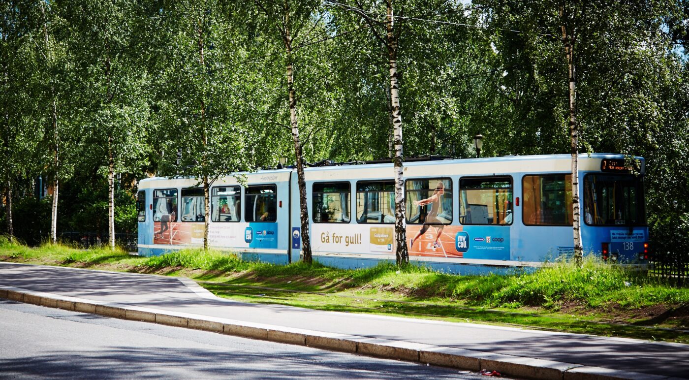 MyCall kampanje - Gå for gull - Trikk med reklame på