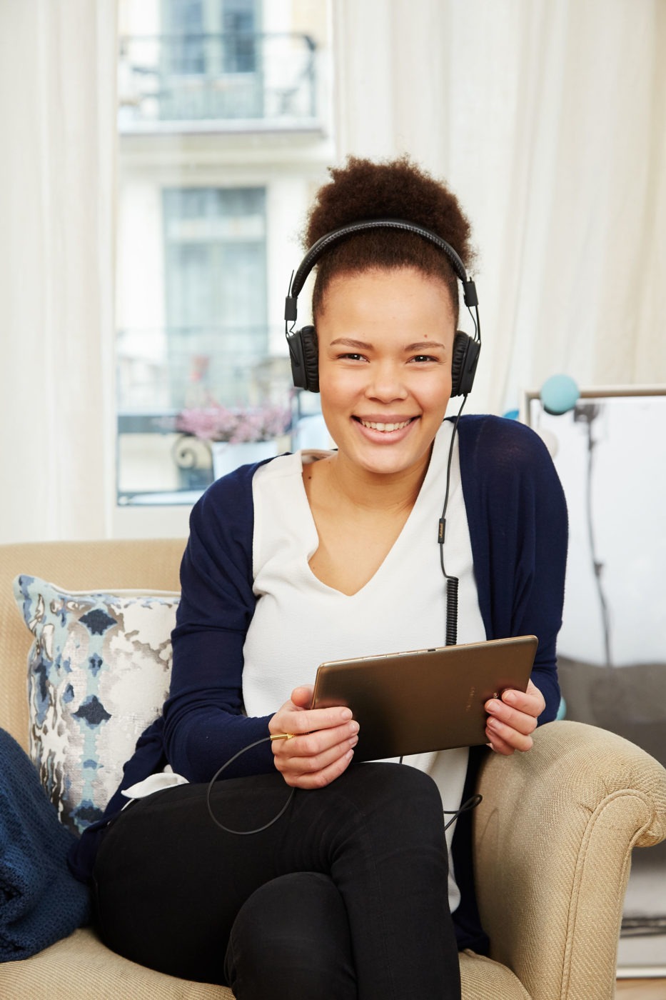 MyCall reklamefoto - Stort smil og headset